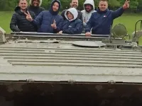 Gepanzerte Autofahrt 
